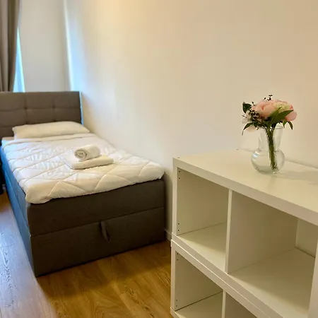 Wohlfuehl-apartment Mit Gemuetlichem Balkon Apartment *